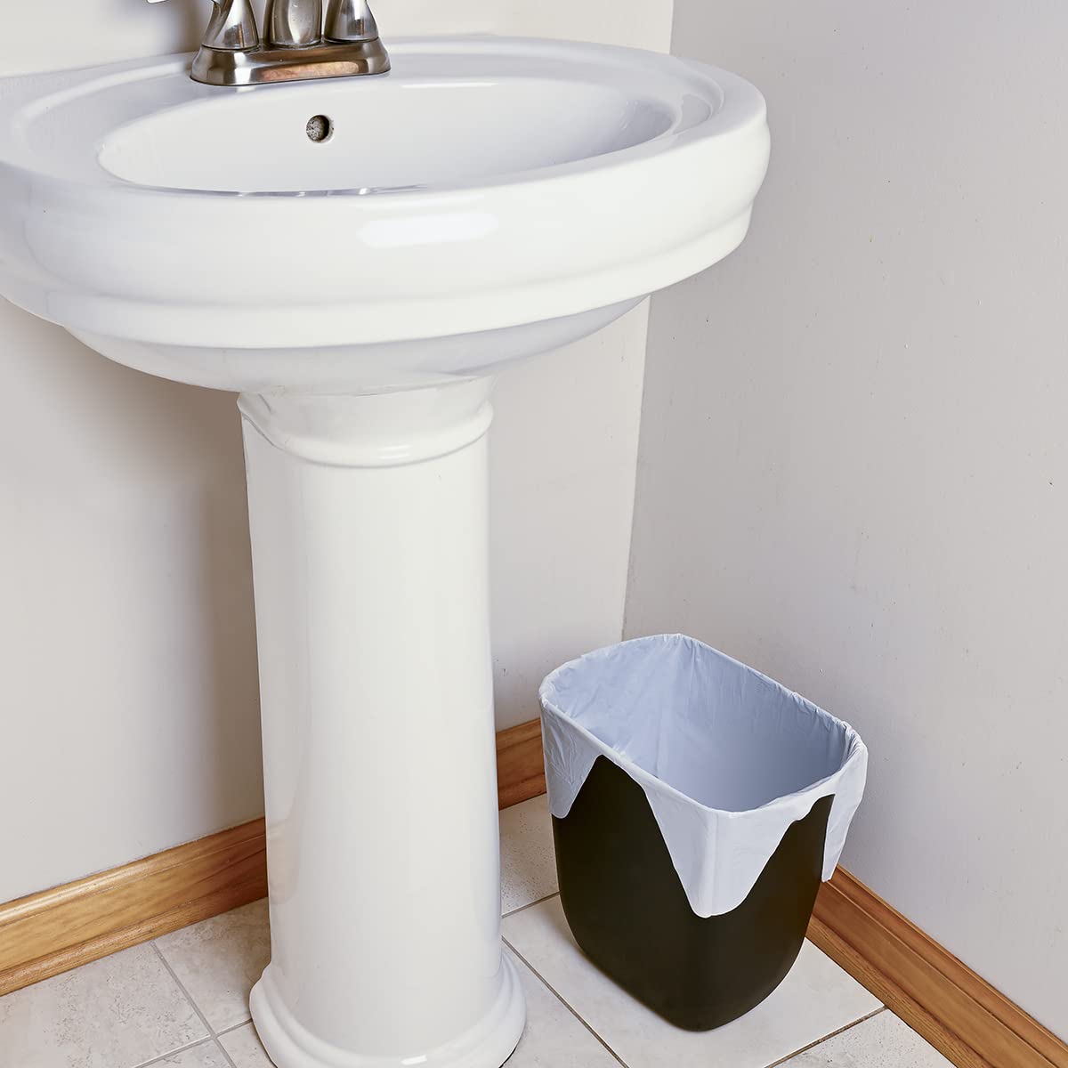 4 Gallon Trash Bags with Flap Ties, Fresh Scent, 80 Count R3828